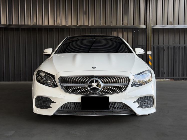 Mercedes-Benz E-Class 2017 E300 Sedan เบนซิน เกียร์อัตโนมัติ ขาว รูปที่ 2