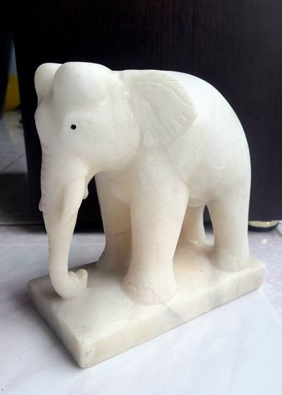 ช้างหินอ่อน