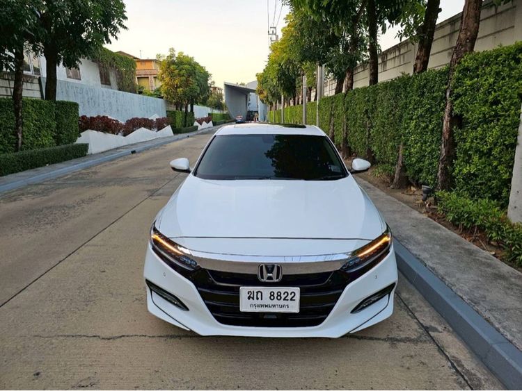 รถ Honda Accord 2.0 Hybrid Tech i-VTEC สี ขาว
