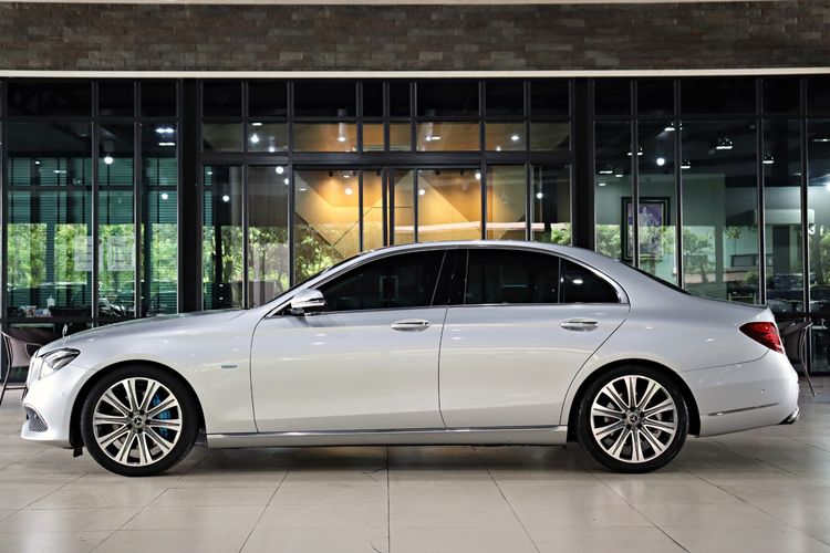 Mercedes-Benz E-Class 2017 E350 Sedan ปลั๊กอินไฮบริด (PHEV) ไม่ติดแก๊ส เกียร์อัตโนมัติ บรอนซ์เงิน รูปที่ 3