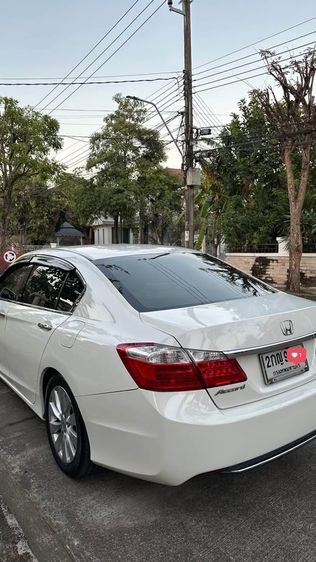 Honda Accord 2013 2.0 EL Sedan เบนซิน ไม่ติดแก๊ส เกียร์อัตโนมัติ ขาว รูปที่ 4