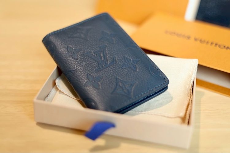 กระเป๋าใส่บัตร louise vuitton