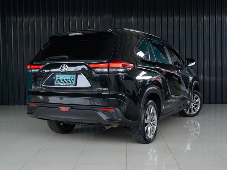 Toyota Innova 2023 2.0 Zenix HEV Premium Utility-car ไฮบริด ไม่ติดแก๊ส เกียร์อัตโนมัติ ดำ รูปที่ 4