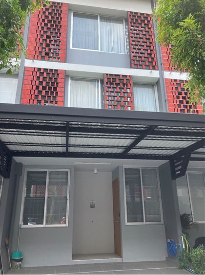 ขายทาวน์โฮม (home office) ไซมิส บลอสซั่ม แอท แฟชั่น (Siamese blossom fashion) 3 ชั้น 3 ห้องนอน 4 ห้องน้ำ ถ.รามอินทรา 64