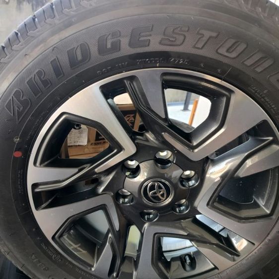 ล้อ17 ใส่วีโก้ รีโว่ ฟอจูนเนอร์
 รูปที่ 16