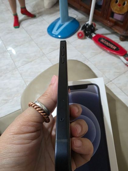 ไอโฟน 12 ดำ 64 gb ใช้เองขายเอง สวย