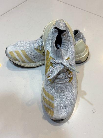 ผู้หญิง ขาว อื่นๆ รองเท้าวิ่ง Adidas รุ่น Ultraboost Size 38 ของแท้ มือ2