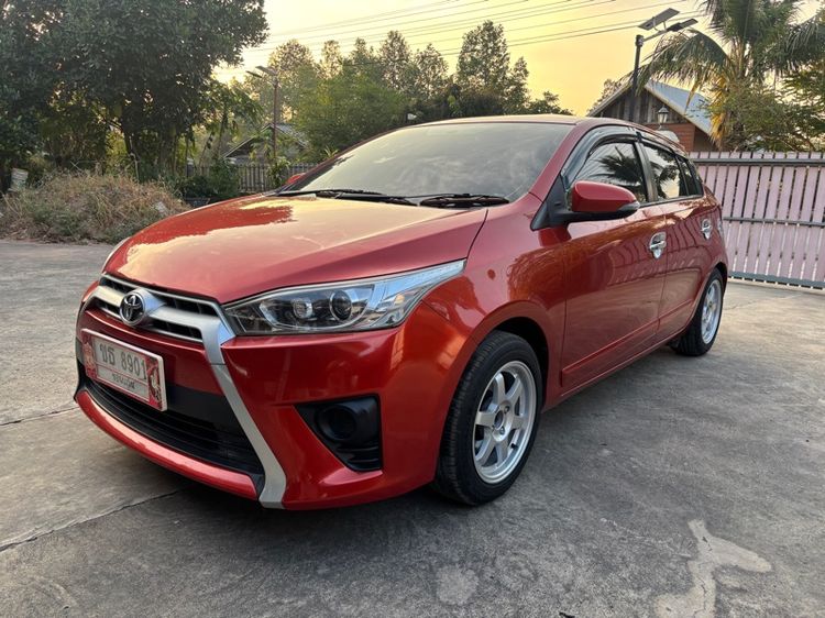 รถ Toyota Yaris 1.2 G สี ส้ม