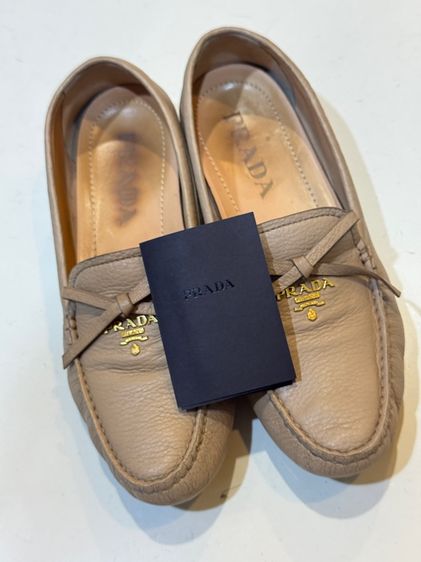รองเท้าหนังแท้ PRADA Loafer สีเบจ Size 37 ผู้หญิง แบรนด์เนม ของแท้ มือ2  รูปที่ 4