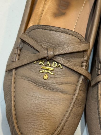 รองเท้าหนังแท้ PRADA Loafer สีเบจ Size 37 ผู้หญิง แบรนด์เนม ของแท้ มือ2  รูปที่ 6