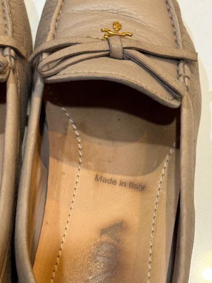 รองเท้าหนังแท้ PRADA Loafer สีเบจ Size 37 ผู้หญิง แบรนด์เนม ของแท้ มือ2  รูปที่ 8