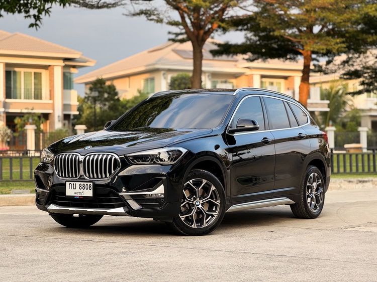 รถ BMW X1 2.0 sDrive20d xLine สี ดำ