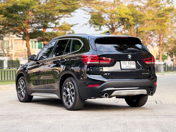 BMW X1 2022 2.0 sDrive20d xLine Utility-car ดีเซล ไม่ติดแก๊ส เกียร์อัตโนมัติ ดำ รูปที่ 4