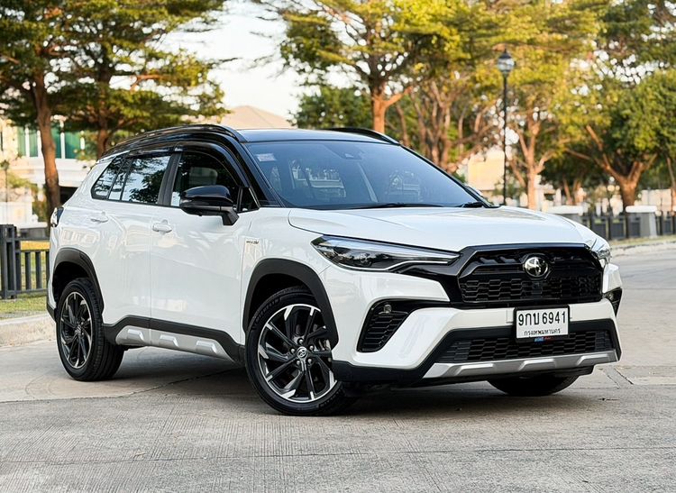 Toyota Corolla Cross 2022 1.8 Hybrid Premium Safety GR Sport Utility-car เบนซิน ไม่ติดแก๊ส เกียร์อัตโนมัติ ขาว รูปที่ 3