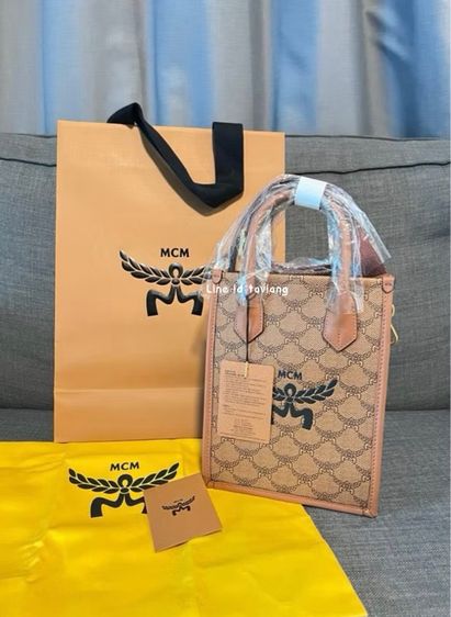 กระเป๋า MCM tote