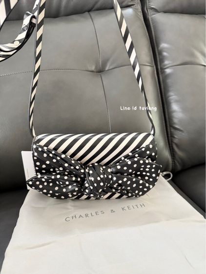 New Charles and Keith ลายขาวดำ