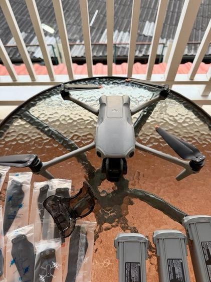 DJI Air 3 Fly More Combo LIKE NEW รูปที่ 2