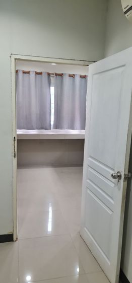 ไม่มี 2017 ให้เช่า 4000 บาท 1ห้องนอน 1ห้องน้ำ ที่ตั้งอยู่ที่ เทศบาล5ซอย10 บริเวณวัดดาวเรือง รายละเอียดสอบถามใด้ครับ 0955843246 รูปที่ 3