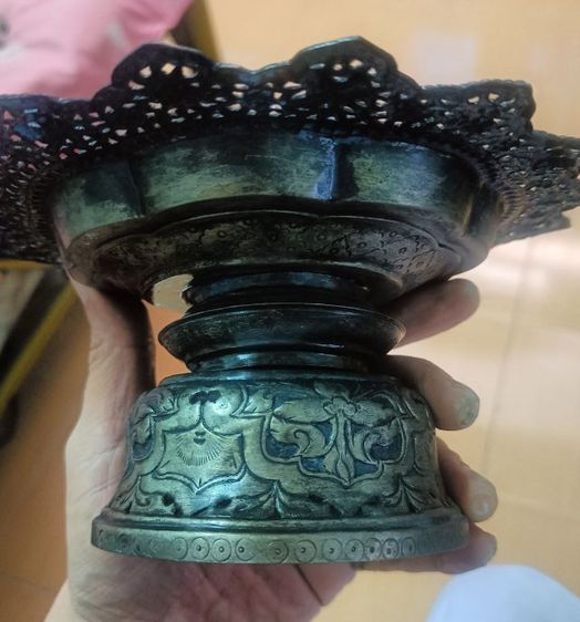 พานเงิน โบราณ มีลายฉลุ