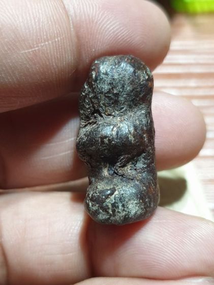 พระสมเด็จรุ่นเสาร์ 5 หลวงพ่อรวยวัดตะโกปี 40 กับ พระปิดตาพิมพ์หลวงปู่เอี่ยมวัดสะพานสูง พอกครั่งไม่ทราบว่ารับผิดที่ออก ให้ 2 องค์ 500 บาท รูปที่ 8