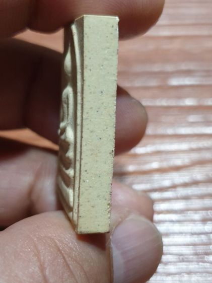 พระสมเด็จรุ่นเสาร์ 5 หลวงพ่อรวยวัดตะโกปี 40 กับ พระปิดตาพิมพ์หลวงปู่เอี่ยมวัดสะพานสูง พอกครั่งไม่ทราบว่ารับผิดที่ออก ให้ 2 องค์ 500 บาท รูปที่ 12