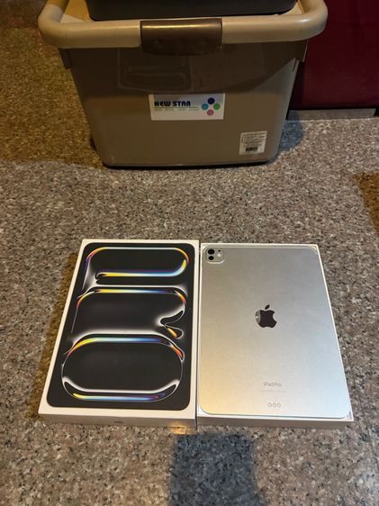 ขายiPadPro11นิ้วM4สีหายากSilver256กิ๊กยกกล่องอีมี่ตรงสวยๆใช้งานดีทุกๆฟังชั่นถูกมากกก รูปที่ 2