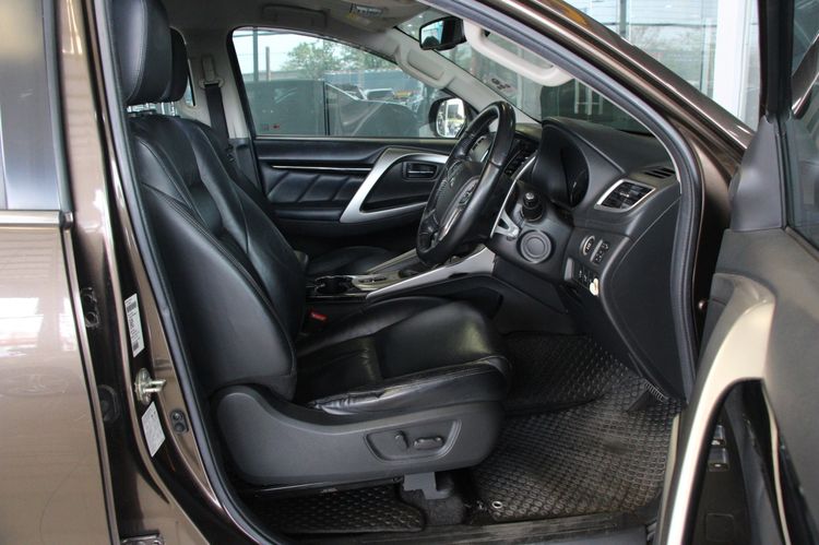 Mitsubishi Pajero Sport 2018 2.4 GT Utility-car ดีเซล ไม่ติดแก๊ส เกียร์อัตโนมัติ น้ำตาล รูปที่ 3