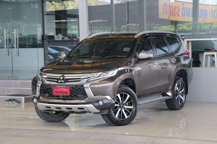 รถ Mitsubishi Pajero Sport 2.4 GT สี น้ำตาล