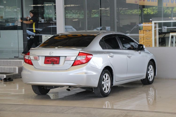 Honda Civic 2015 1.8 S i-VTEC Sedan เบนซิน ไม่ติดแก๊ส เกียร์อัตโนมัติ บรอนซ์เงิน รูปที่ 2