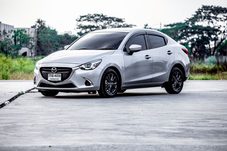 Mazda Mazda 2 2018 1.3 High Connect Sedan เบนซิน เกียร์อัตโนมัติ เทา รูปที่ 3