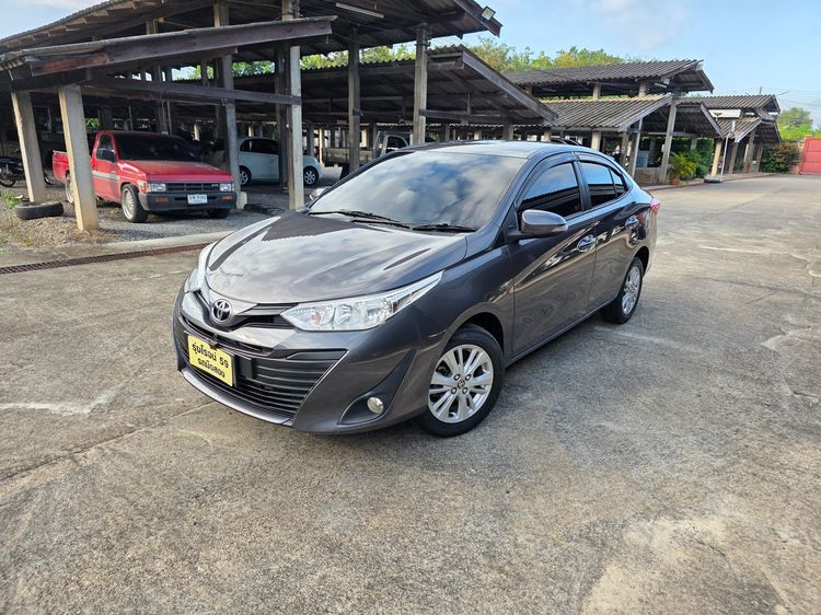 Toyota Yaris ATIV 2018 1.2 E Sedan เบนซิน ไม่ติดแก๊ส เกียร์อัตโนมัติ เทา รูปที่ 2