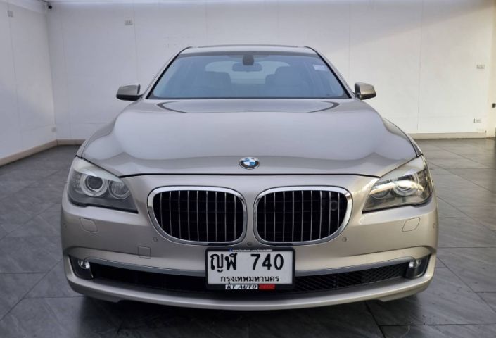 รถ BMW Series 7 740Li สี บรอนซ์ทอง