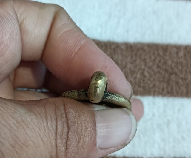 พระสีเหลือง 1 องค์ รูปที่ 5