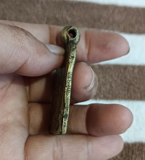 พระสีเหลือง 1 องค์ รูปที่ 4