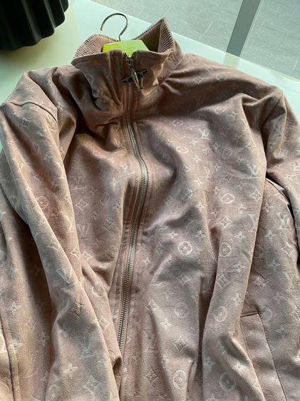 หลุยส์วิตตอง (ติดจองค่ะ)เสื้อคลุมแจ๊กแกต เนื้อผ้าหนังชามัวร์ สภาพใหม่เอี่ยม รูปที่ 13