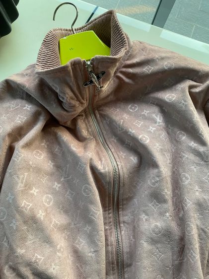 หลุยส์วิตตอง (ติดจองค่ะ)เสื้อคลุมแจ๊กแกต เนื้อผ้าหนังชามัวร์ สภาพใหม่เอี่ยม รูปที่ 12