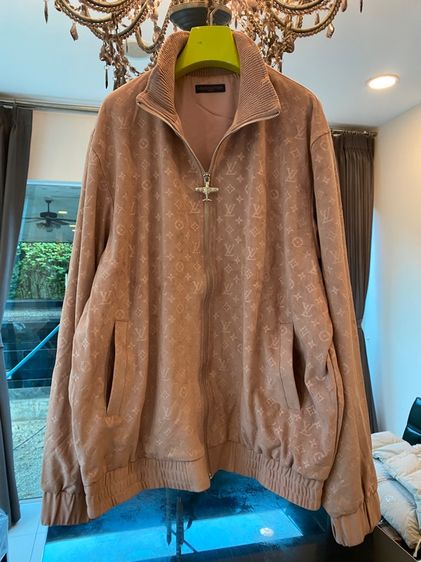 หลุยส์วิตตอง (ติดจองค่ะ)เสื้อคลุมแจ๊กแกต เนื้อผ้าหนังชามัวร์ สภาพใหม่เอี่ยม รูปที่ 4