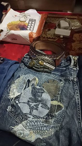 เสื้อกางเกงมือสอง