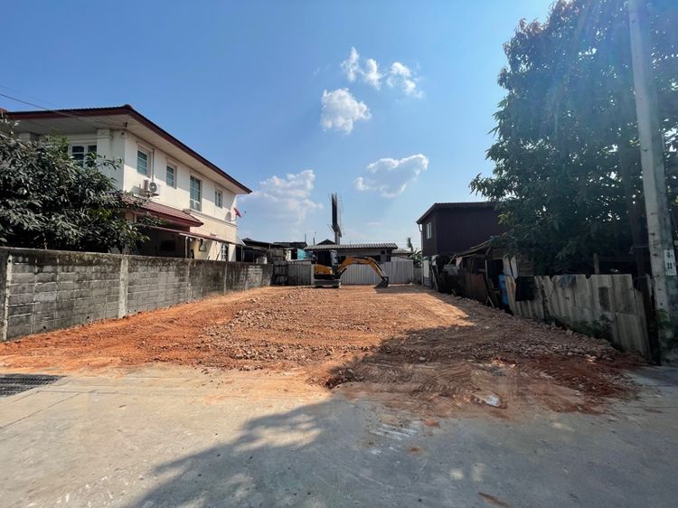 ไม่ใช่ ให้เช่าที่ดินถมแล้ว 50 ตรว. พัฒนาชนบท 3 (ซอยมณี 2) ทำเลดี รูปที่ 3