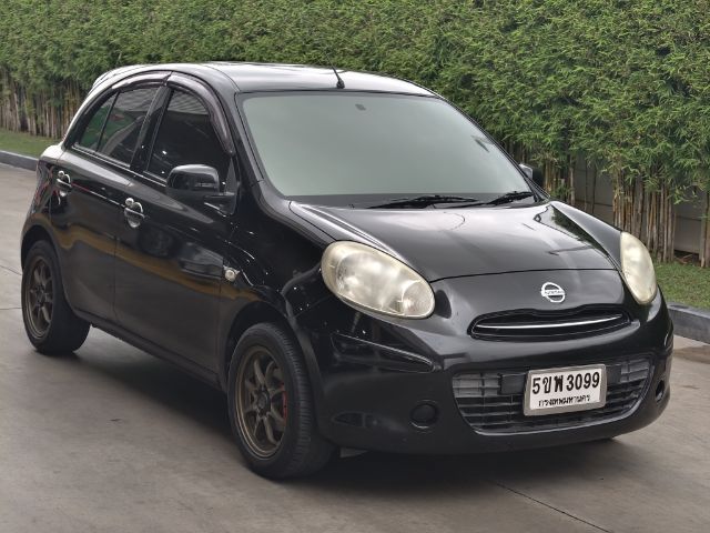 รถ Nissan March 1.2 E สี ดำ