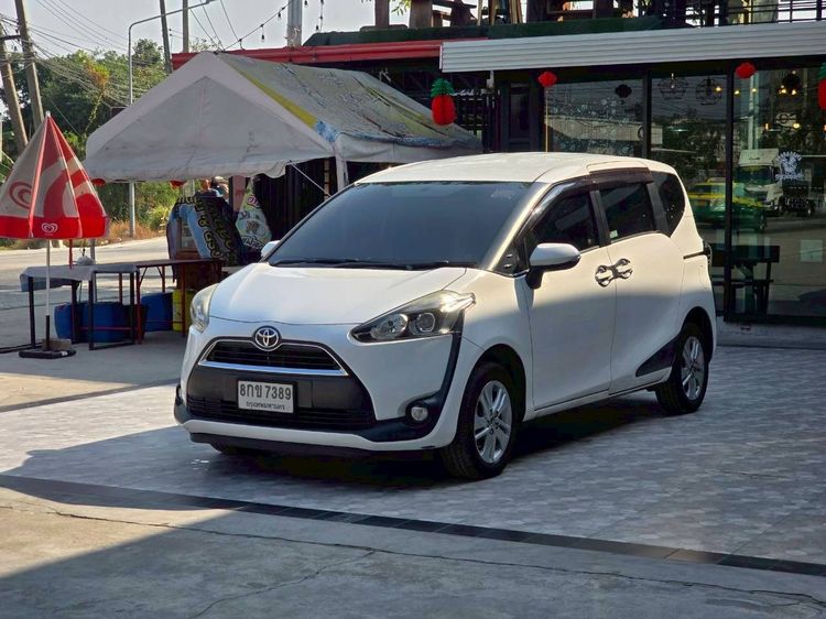 Toyota Sienta 2018 1.5 G Utility-car เบนซิน ไม่ติดแก๊ส เกียร์อัตโนมัติ ขาว