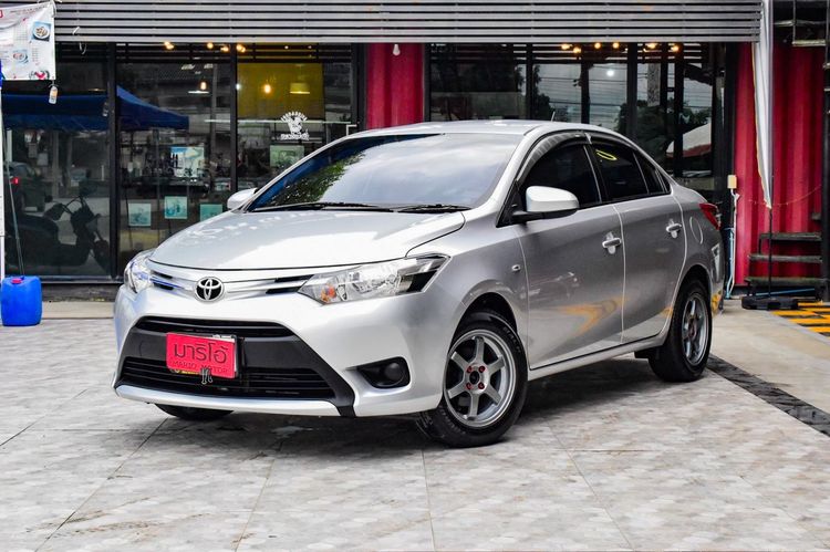รถ Toyota Vios 1.5 J สี เทา
