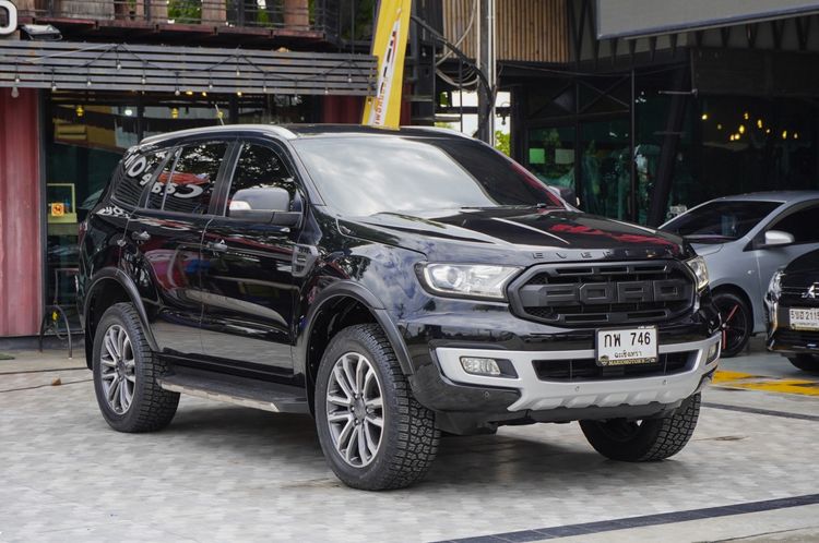 รถ Ford Everest 2.0 Titanium Plus 4WD สี ดำ