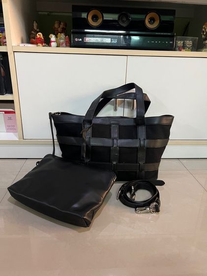 กระเป๋าสะพายแบรนด์มือสอง