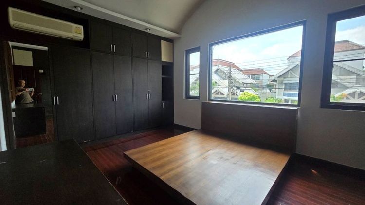 มีบางส่วน ขายบ้านเดี่ยว 2 ชั้น ซ.ลาดพร้าววังหิน 66 ทำเลดี เดินทางสะดวก ใกล้ MRT สถานีลาดพร้าว  รูปที่ 2