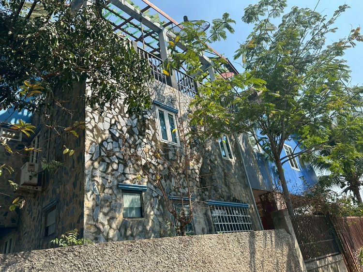 มีบางส่วน 2018 Urgent Sale Classic 3Story Luxury Estate รูปที่ 2