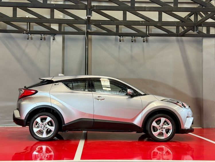 Toyota C-HR 2019 1.8 Mid Utility-car เบนซิน ไม่ติดแก๊ส เกียร์อัตโนมัติ เทา รูปที่ 2