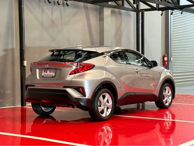 Toyota C-HR 2019 1.8 Mid Utility-car เบนซิน ไม่ติดแก๊ส เกียร์อัตโนมัติ เทา รูปที่ 3