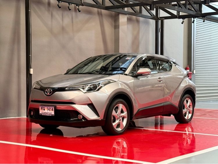 Toyota C-HR 2019 1.8 Mid Utility-car เบนซิน ไม่ติดแก๊ส เกียร์อัตโนมัติ เทา รูปที่ 4