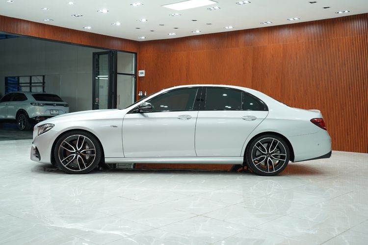 Mercedes-Benz E-Class 2021 E53 3.0 Sedan AMG 4MATIC+ Sedan เบนซิน เกียร์อัตโนมัติ ขาว รูปที่ 4